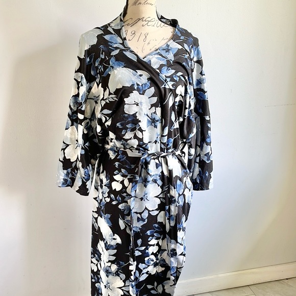 Floral Print Women's Robe - Picture 1 of 8